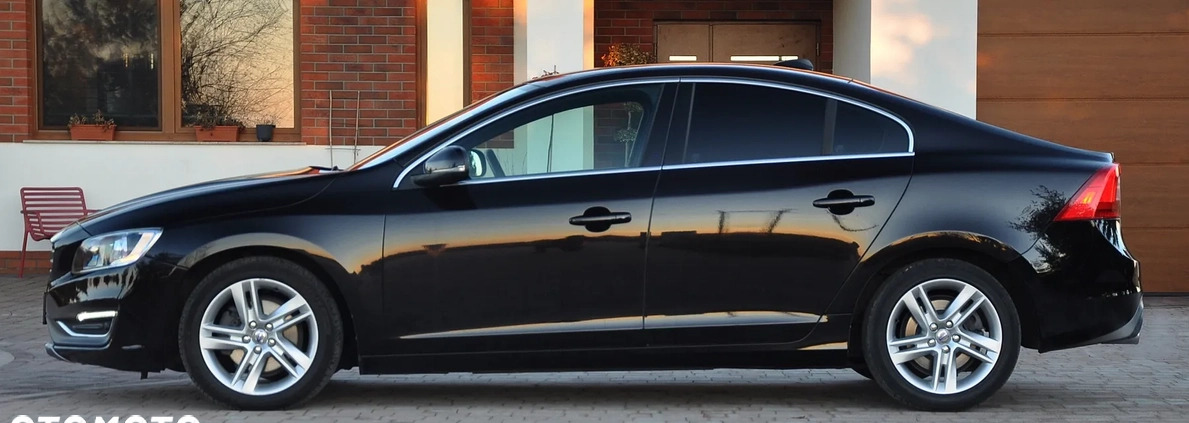 Volvo S60 cena 47800 przebieg: 207000, rok produkcji 2014 z Starachowice małe 529